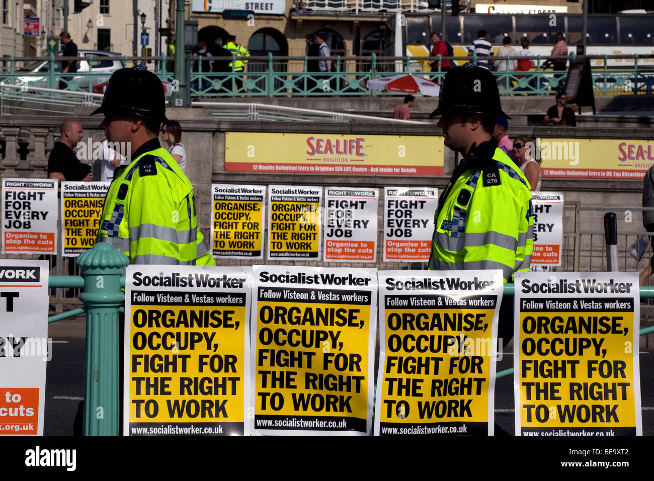 Le proteste al di fuori del partito laburista conferenza in Brighton 2009. Foto Stock