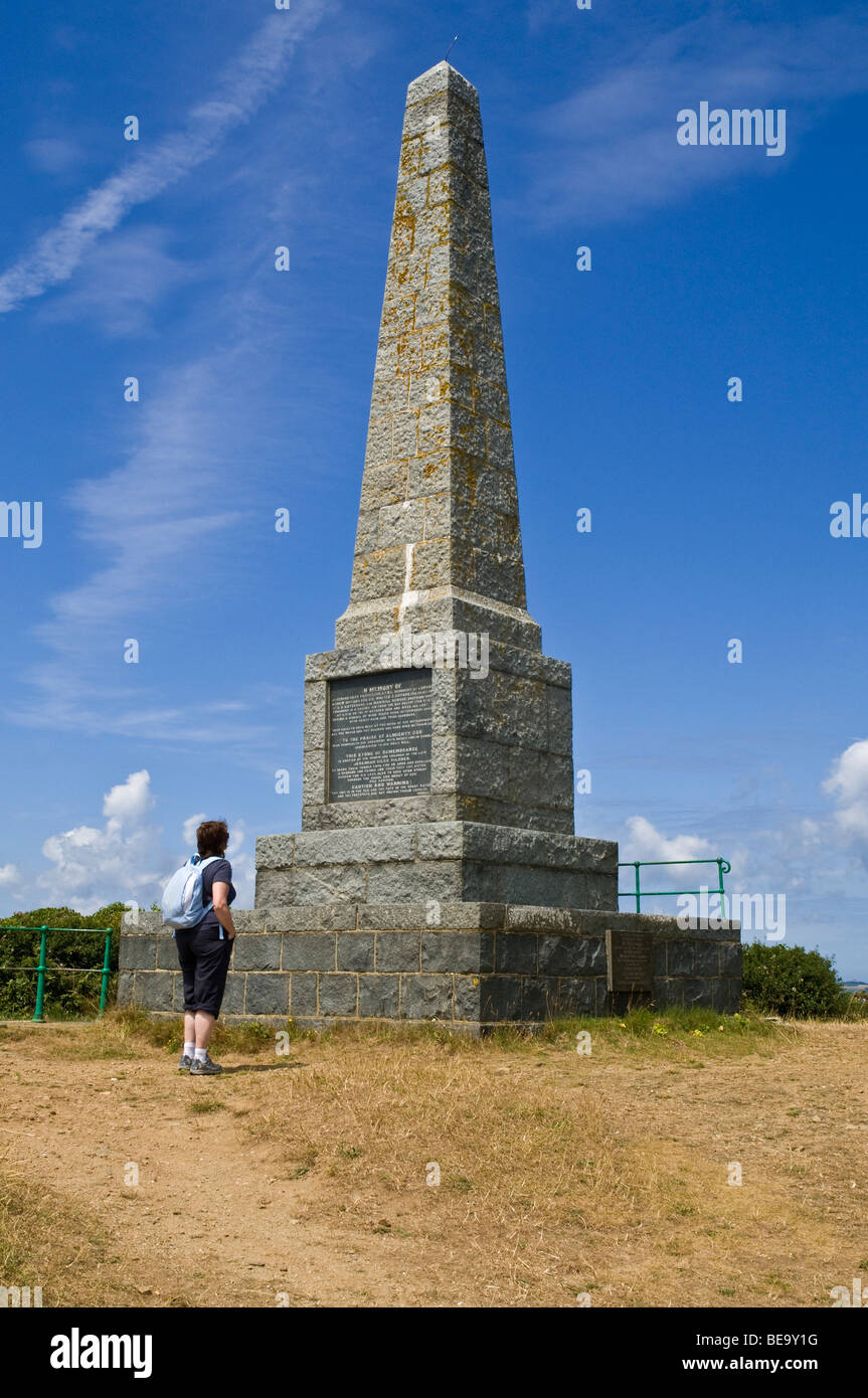 dh PILCHER MONUMENTO SARK ISLAND Tourist e monumento naufragio commemorare Joseph Pilchers annegare donna Foto Stock