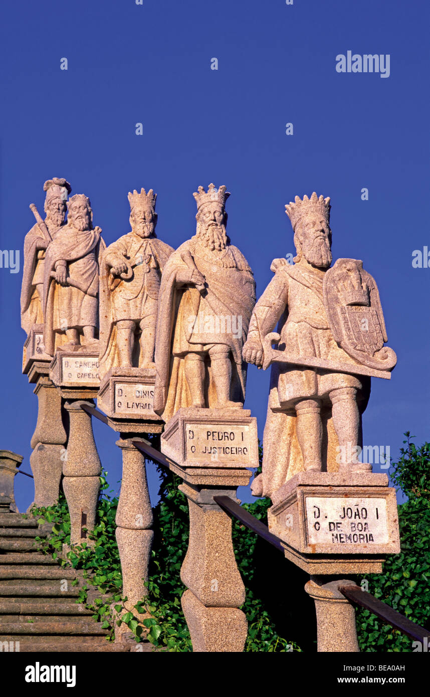 Il Portogallo, il Castelo Branco: statue dei re portoghesi nel giardino del Palazzo dei Vescovi Foto Stock