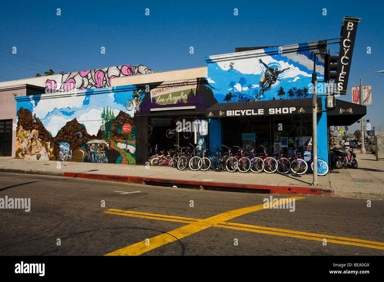 Un negozio di biciclette sulla Melrose Avenue, West Hollywood Los Angeles County, California, Stati Uniti d'America Foto Stock