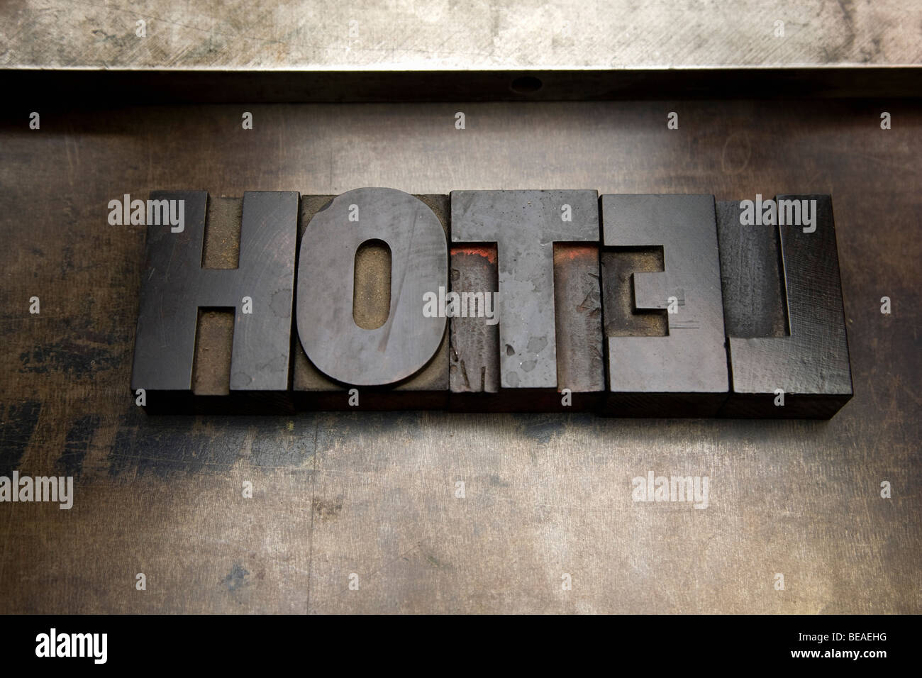 La parola HOTEL scritto il legno con lettere in rilievo Foto Stock
