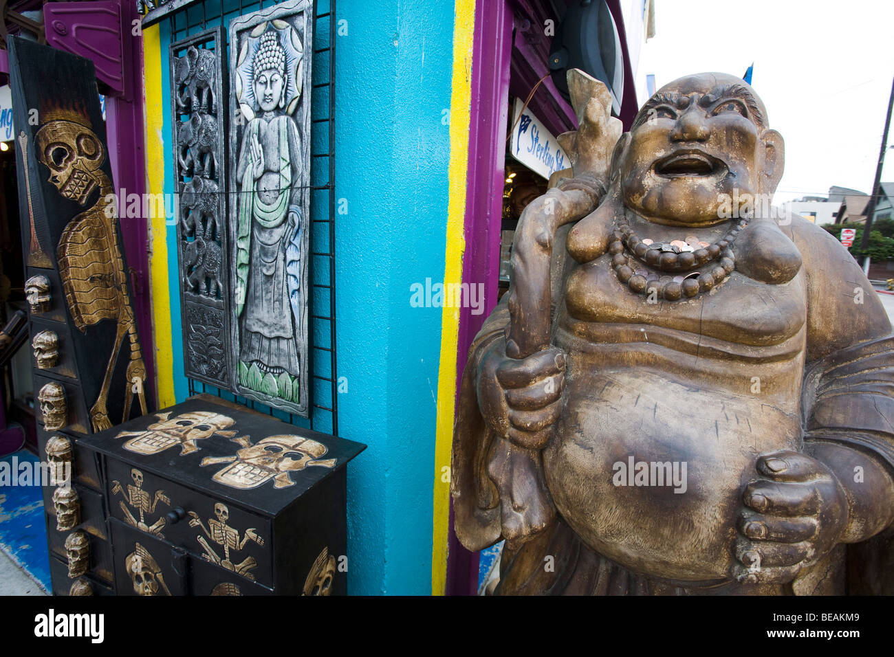 Un Buddha scultura, Venice Beach, nella contea di Los Angeles, California, Stati Uniti d'America Foto Stock