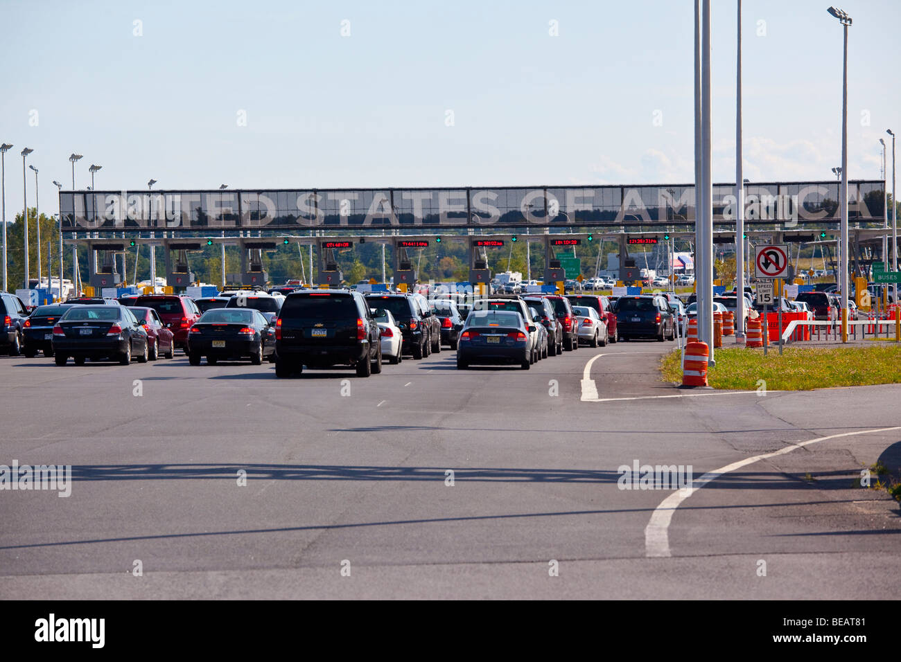 Santo Stefano e a Montreal in Canada e Plattsburgh, New York STATI UNITI D'AMERICA Border Crossing Foto Stock