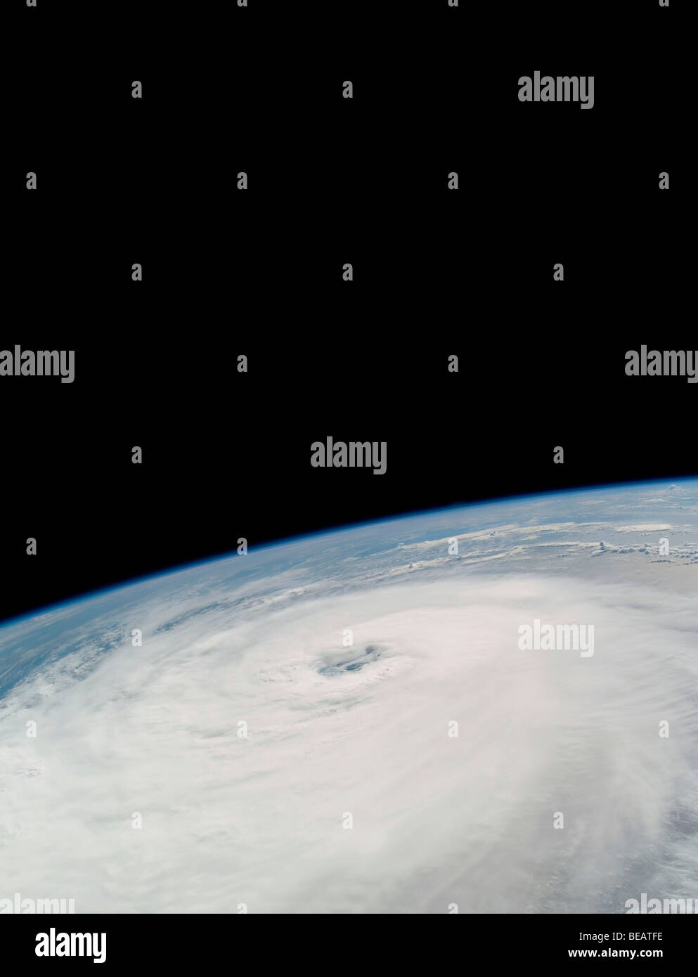 Uragano Helene Sett 2006 fotografata da lo Space Shuttle Atlantis. Versione ottimizzata di originale immagine della NASA. Credit NASA Foto Stock