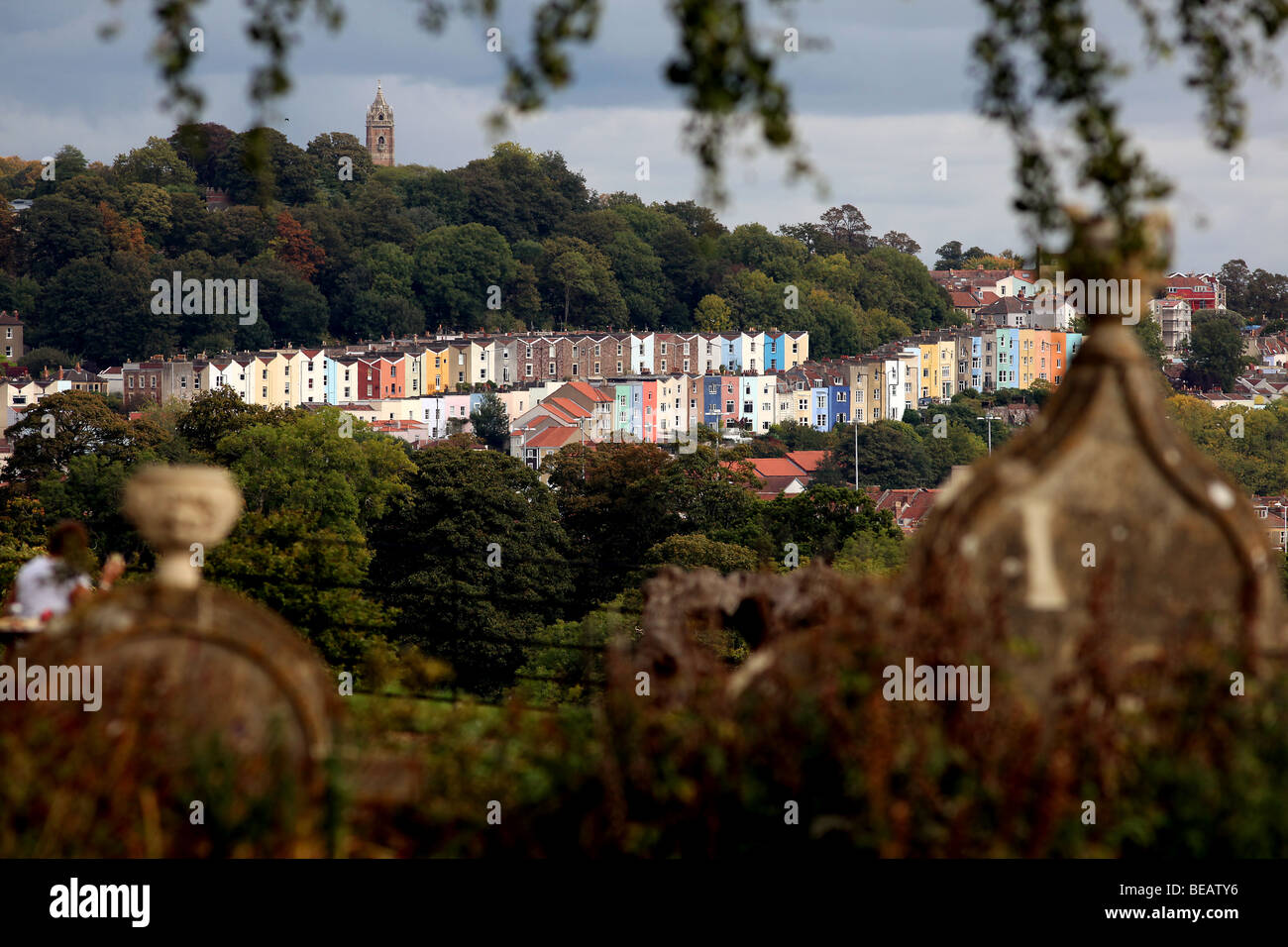Pic da Mark Passmore. 27/09/2009. Una fila di case colorate nella zona Hotwells di Bristol. Foto Stock