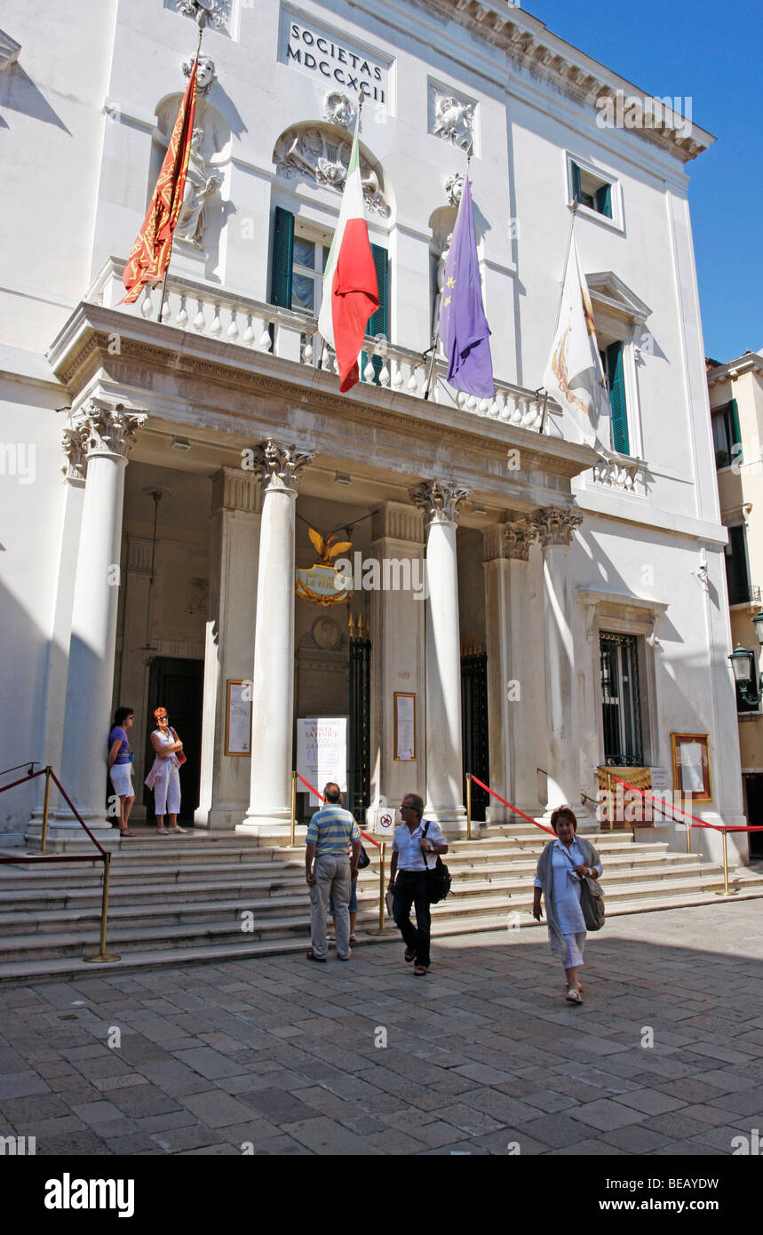 La parte anteriore della Fenicie Teatro / Teatro La Fenice, Venezia, Italia Foto Stock