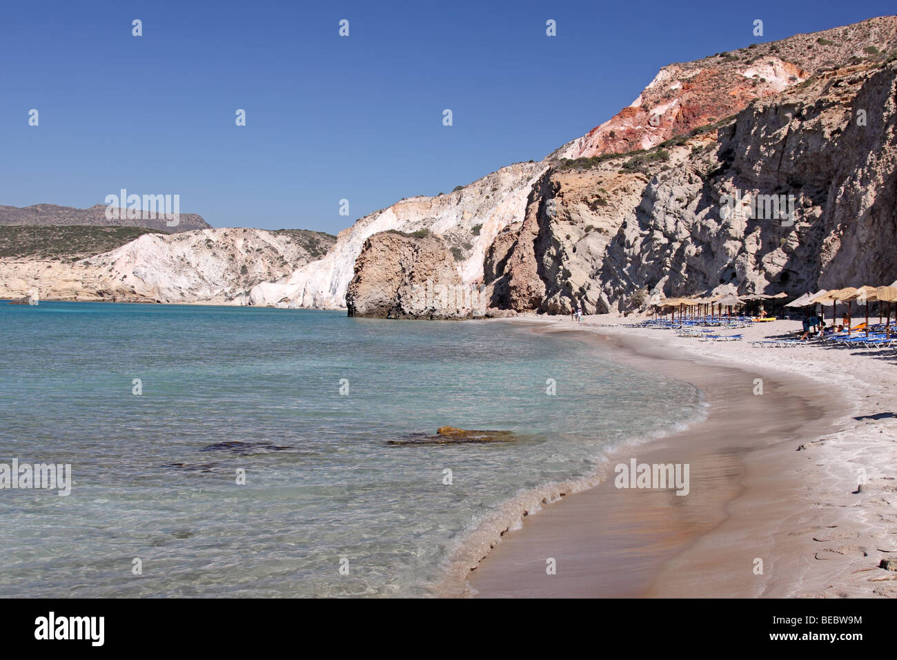 La bellissima spiaggia di Firiplaka nell isola di Milos, Grecia Foto Stock