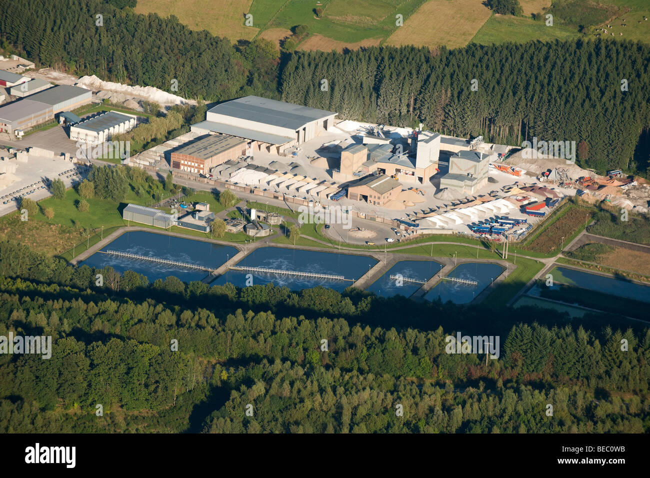 Vista aerea : Industria del marmo e impianto di trattamento delle acque Foto Stock