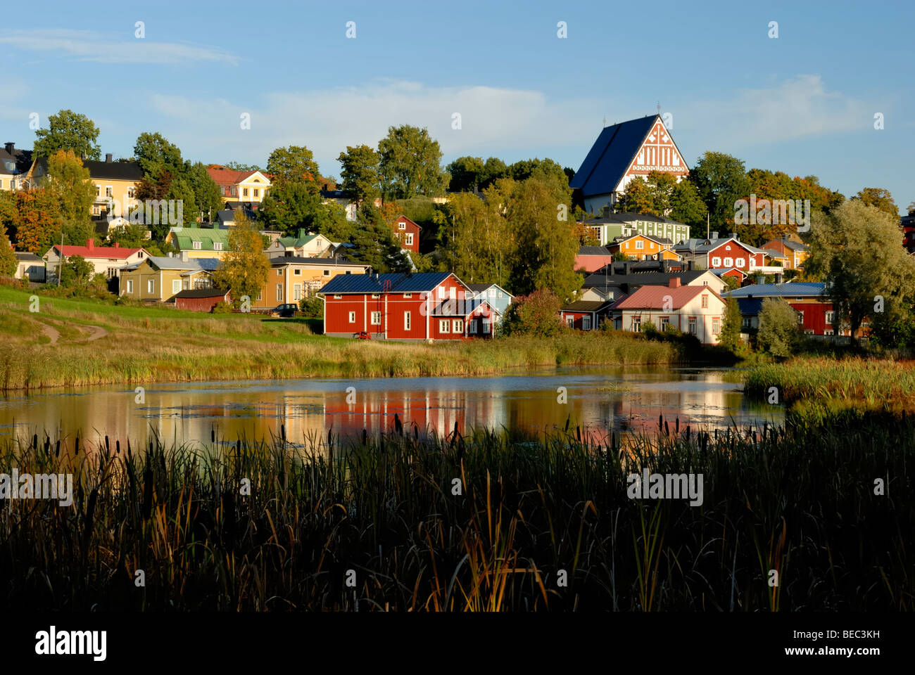 Una bella vista della cattedrale e la città vecchia di Porvoo, Finlandia e Scandinavia, Europa. Foto Stock