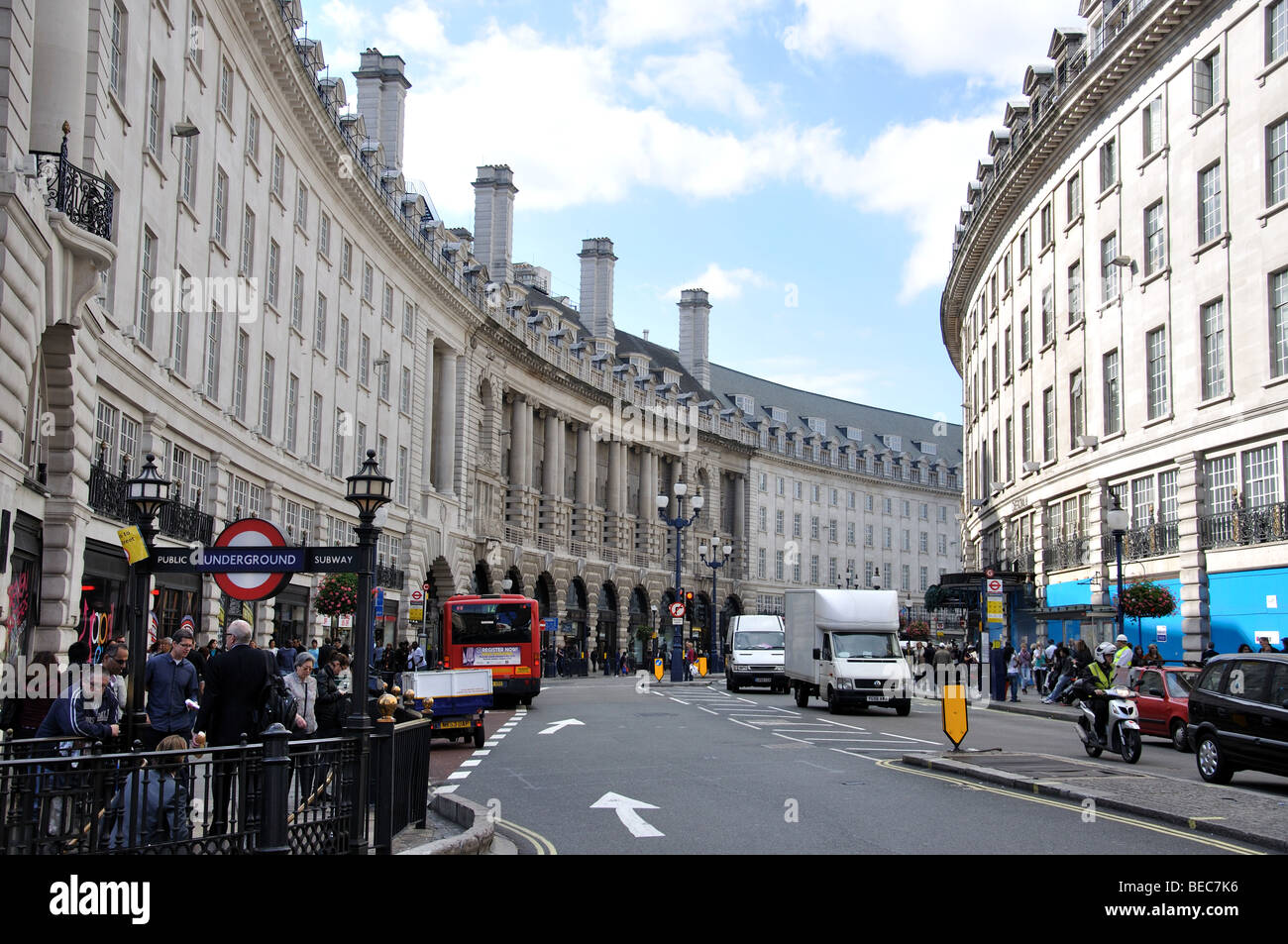 Regent Street e da Piccadilly Circus, City of Westminster, Londra, Inghilterra, Regno Unito Foto Stock