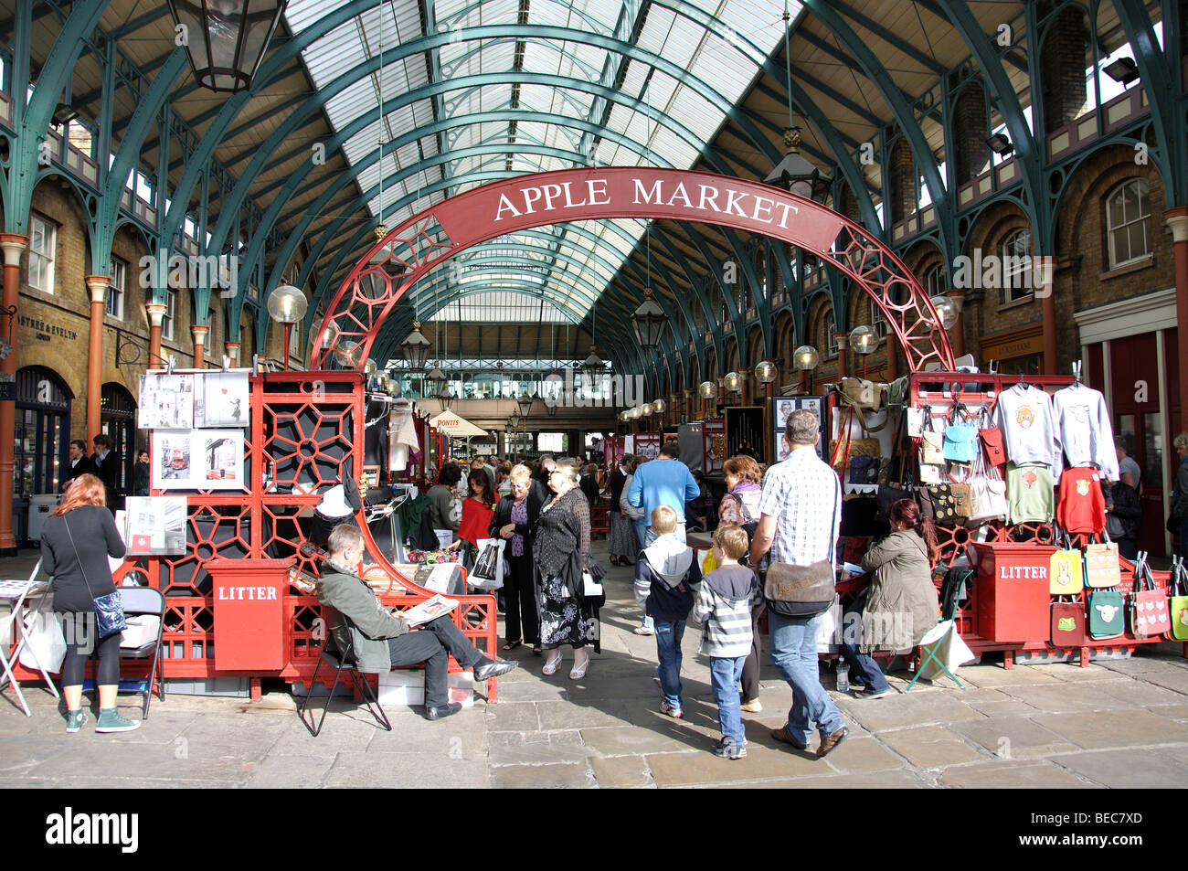 Il mercato delle mele, mercato di Covent Garden, Covent Garden, la City of Westminster, Londra, Inghilterra, Regno Unito Foto Stock
