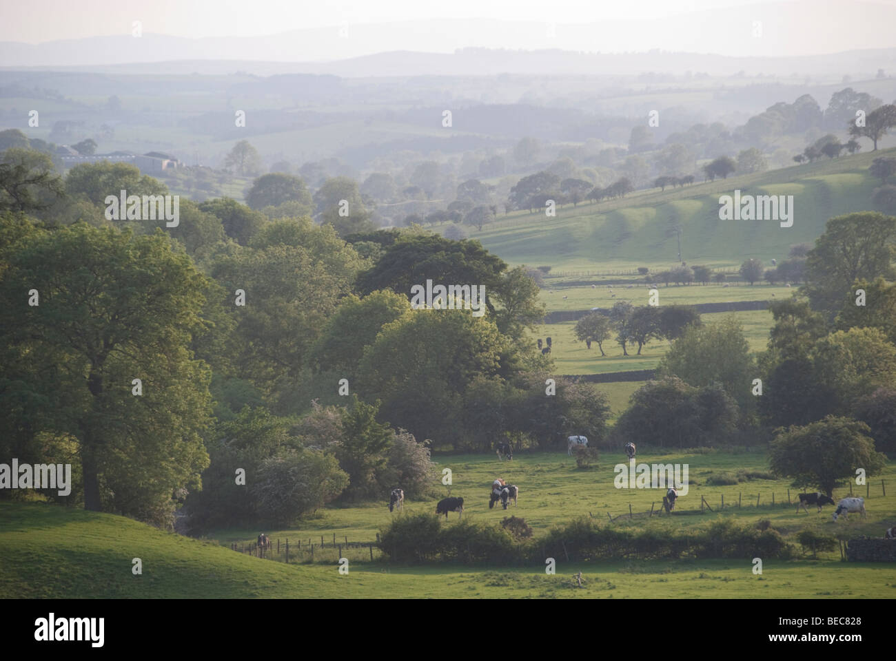 Costruito nel 1090, il castello in rovina nel villaggio di Brough, Cumbria, Inghilterra Foto Stock