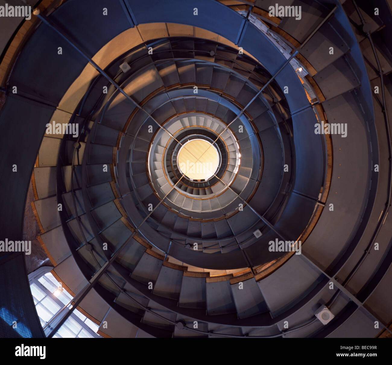 Scala a spirale nel vecchio Glasgow Herald edificio, progettato da Charles Rennie Mackintosh, Foto Stock