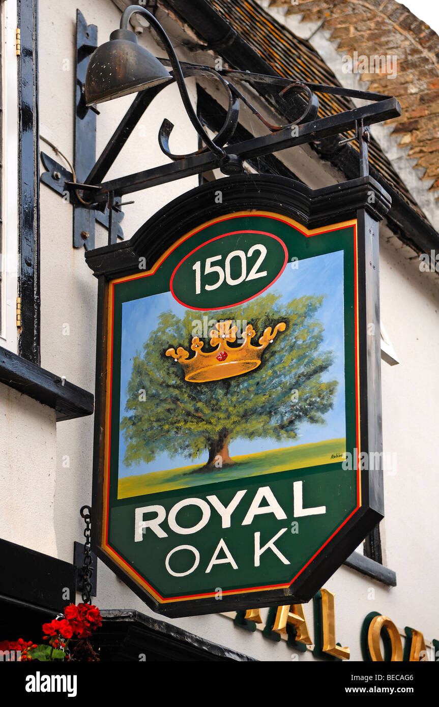 Pub segno, Royal Oak, Crown Street, St Ives, Cambridgeshire, England, Regno Unito, Europa Foto Stock