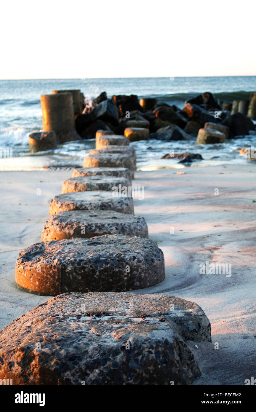 Pontile di roccia sulla spiaggia di Fire Island Foto Stock