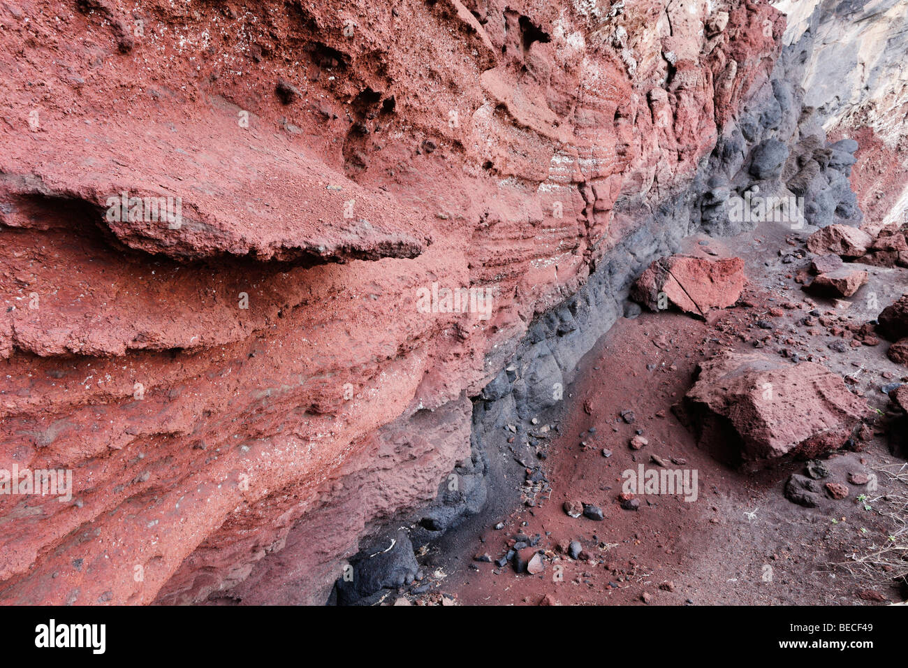 Gli strati di roccia lavica, Playa de Nogales, Puntallana, La Palma Isole Canarie Spagna Foto Stock