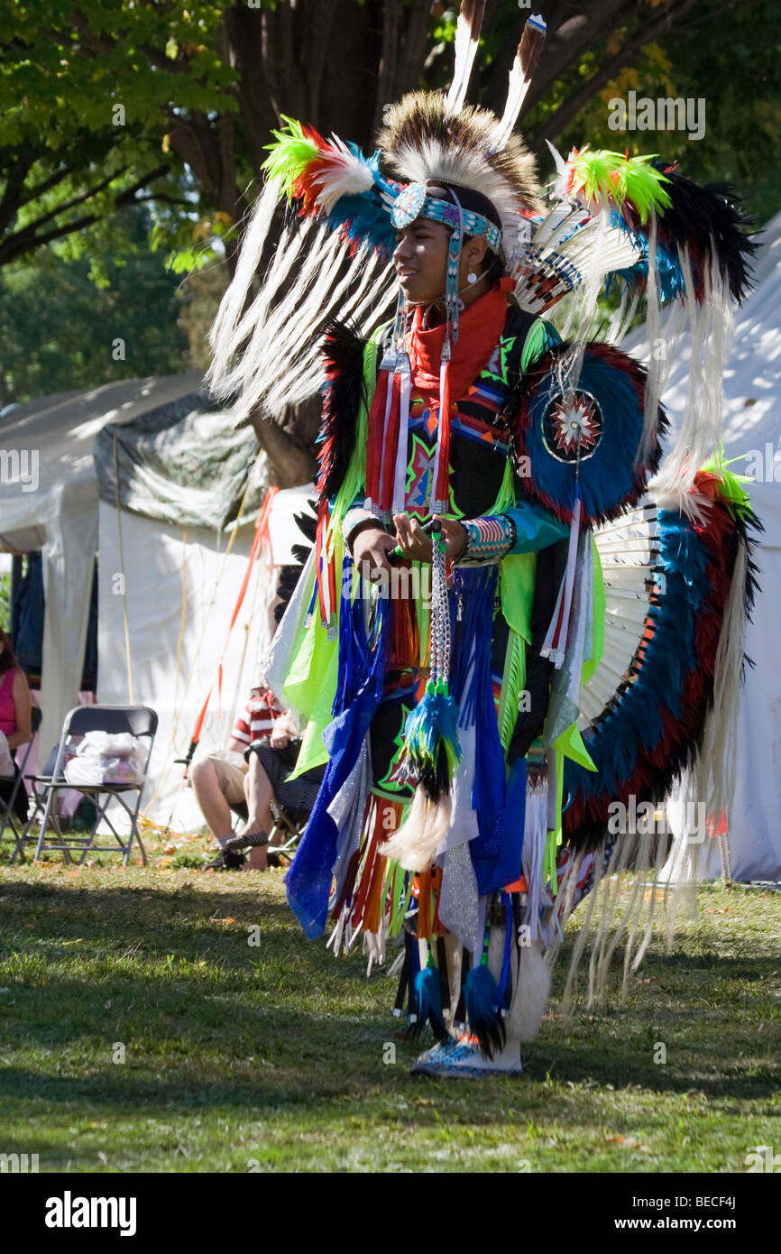 Indiani Nativi man.XV raccolta annuale Pow Wow nella città di Naperville. Foto Stock