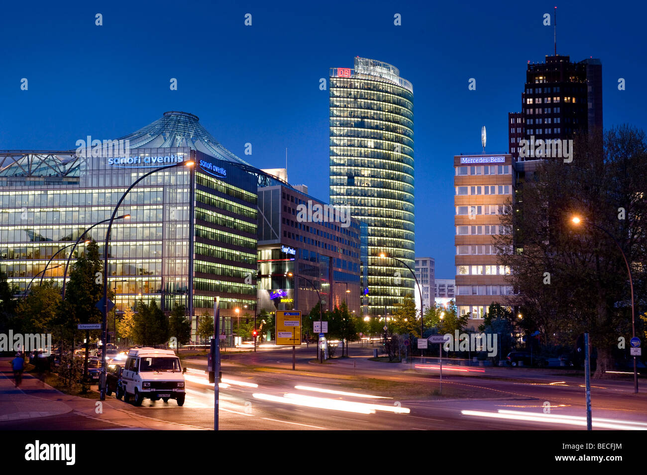 Potsdamer Platz, Potsdam Square, con BahnTower e il Sony Centre di Berlino, Germania, Europa Foto Stock