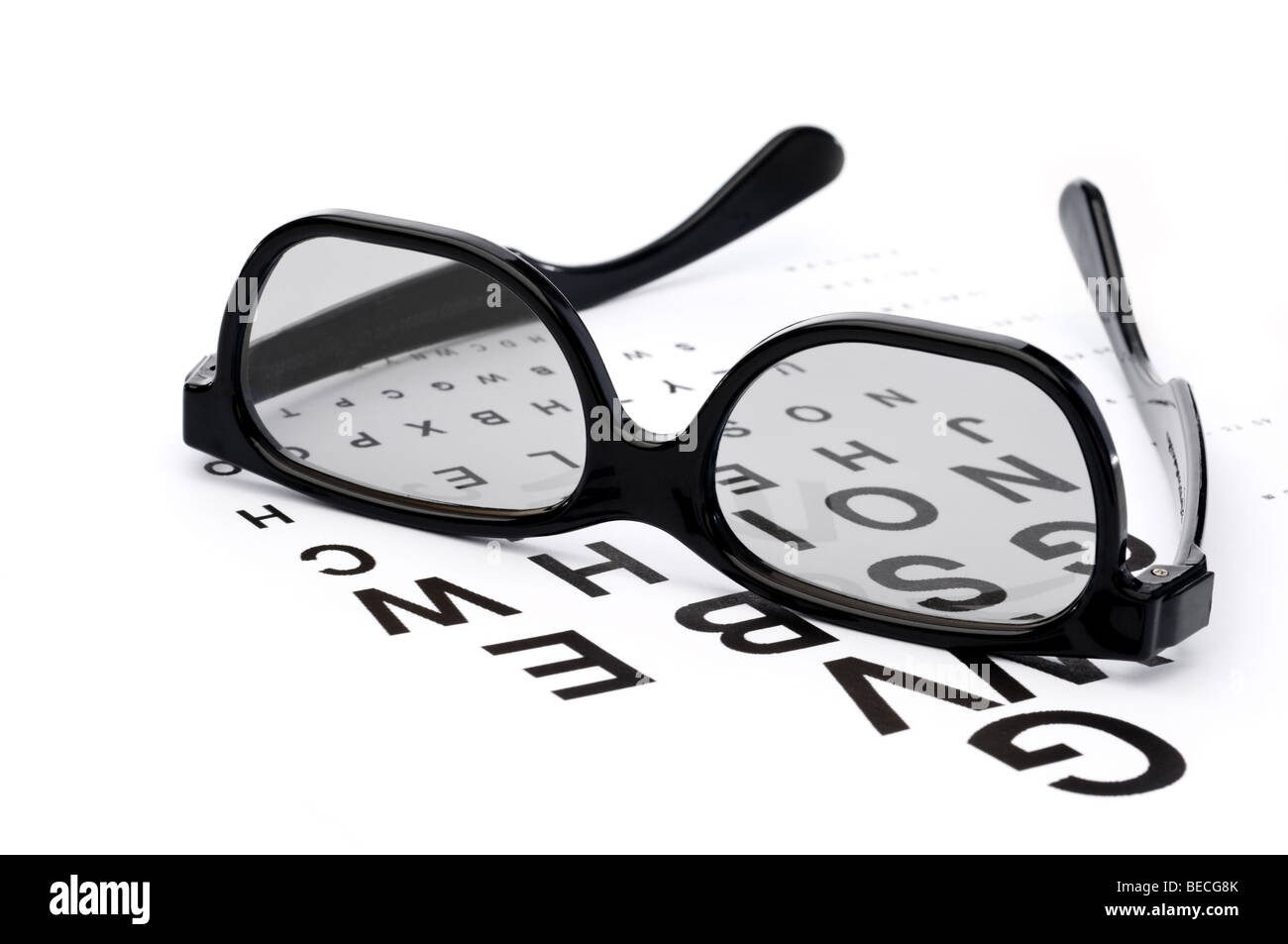 L'immagine orizzontale di occhiali su un esame della vista tabella Foto Stock