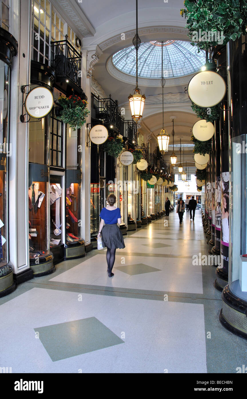 Piccadilly Arcade, Piccadilly, City of Westminster, Londra, Inghilterra, Regno Unito Foto Stock