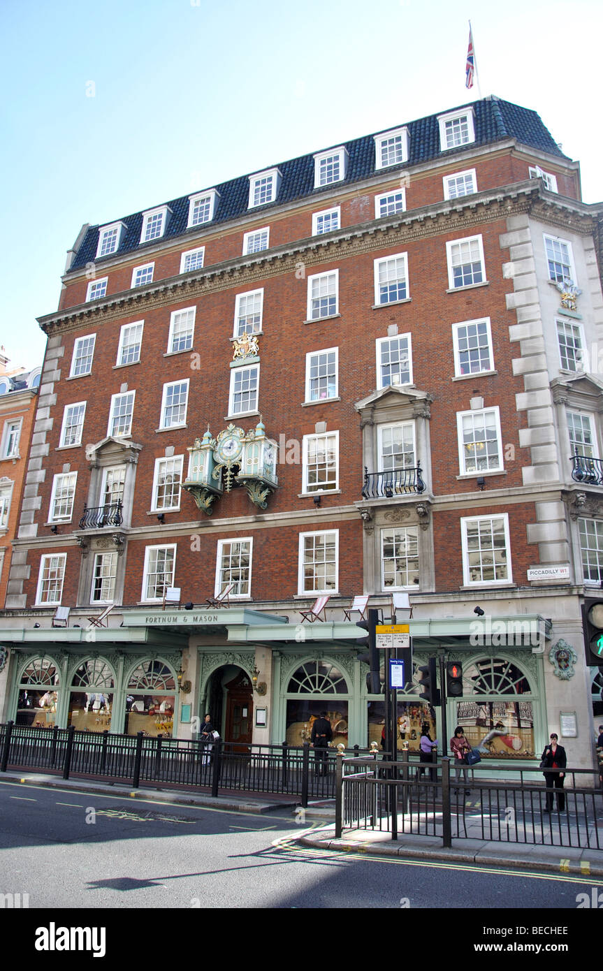 Fortnum jingle dell Orologio, Fortnum & Mason Department Store, Piccadilly, City of Westminster, Londra, Inghilterra, Regno Unito Foto Stock