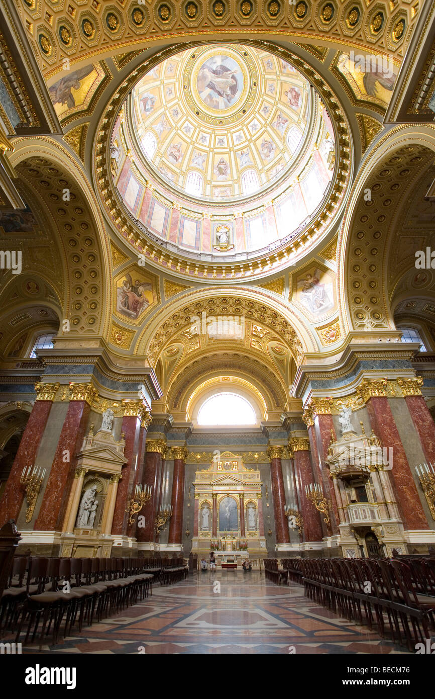 Interno della Basilica di Santo Stefano, Budapest, Ungheria, Europa dell'Est Foto Stock