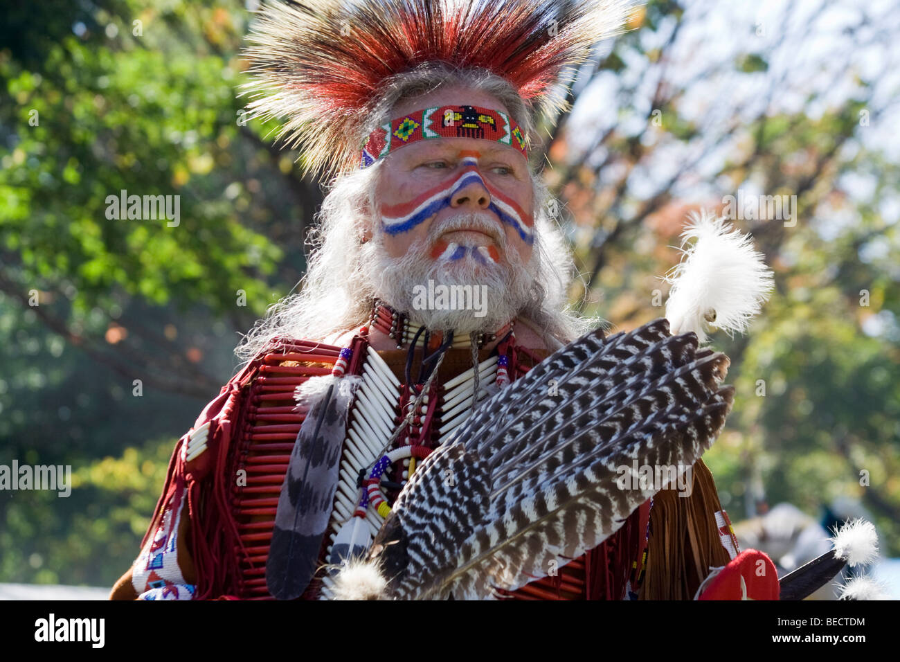 Indian Man. xv raccolta annuale Pow Wow nella città di Naperville. Foto Stock