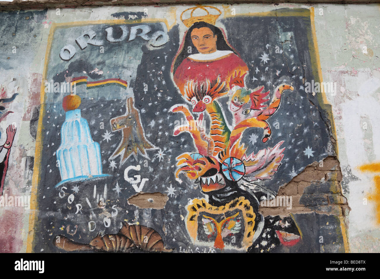 Il carnevale murale che mostra i balli tradizionali tra cui Diablada, Plaza del Socavon , Oruro , Bolivia Foto Stock
