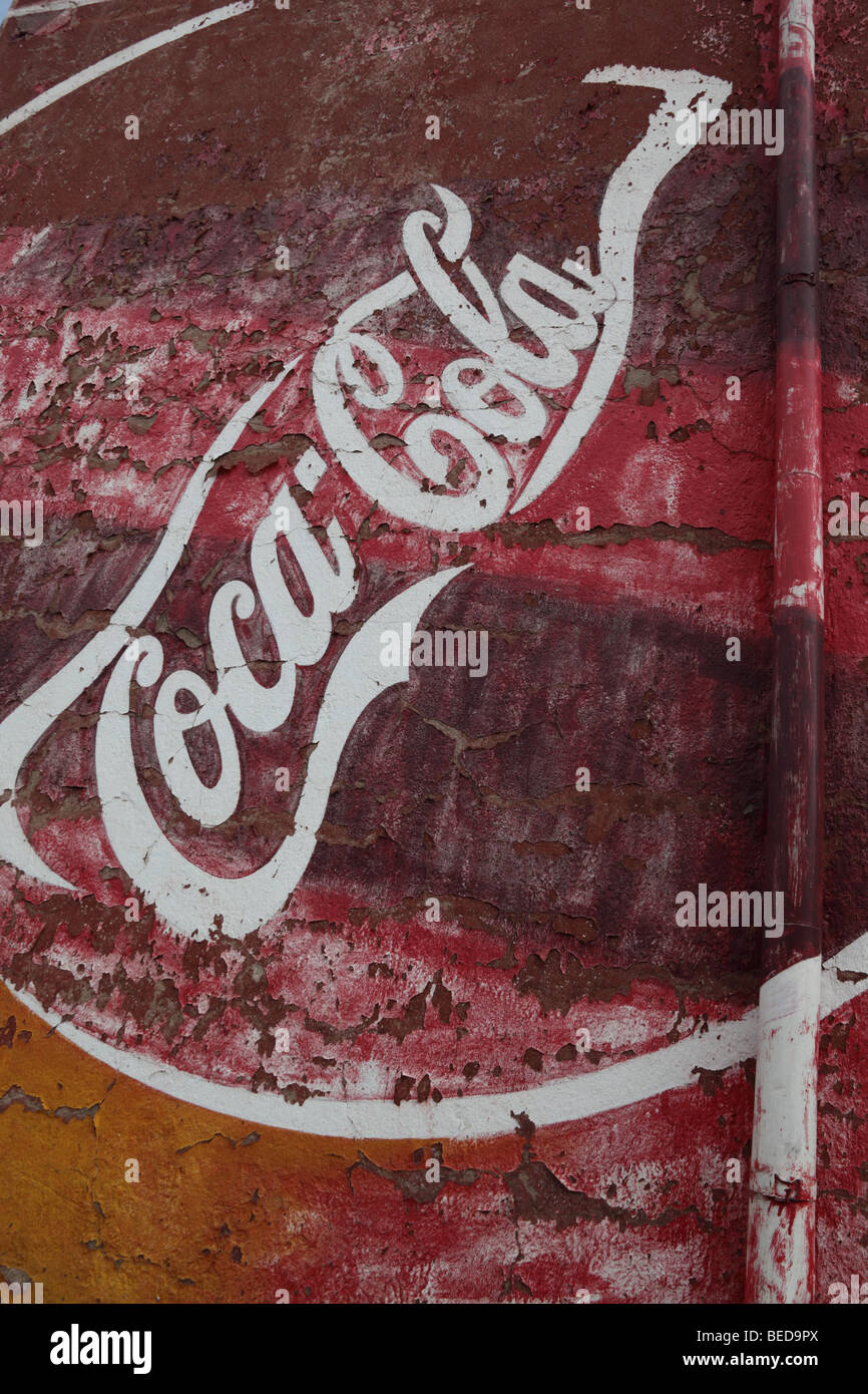 Sbiadita Coca Cola murale , Oruro , Bolivia Foto Stock