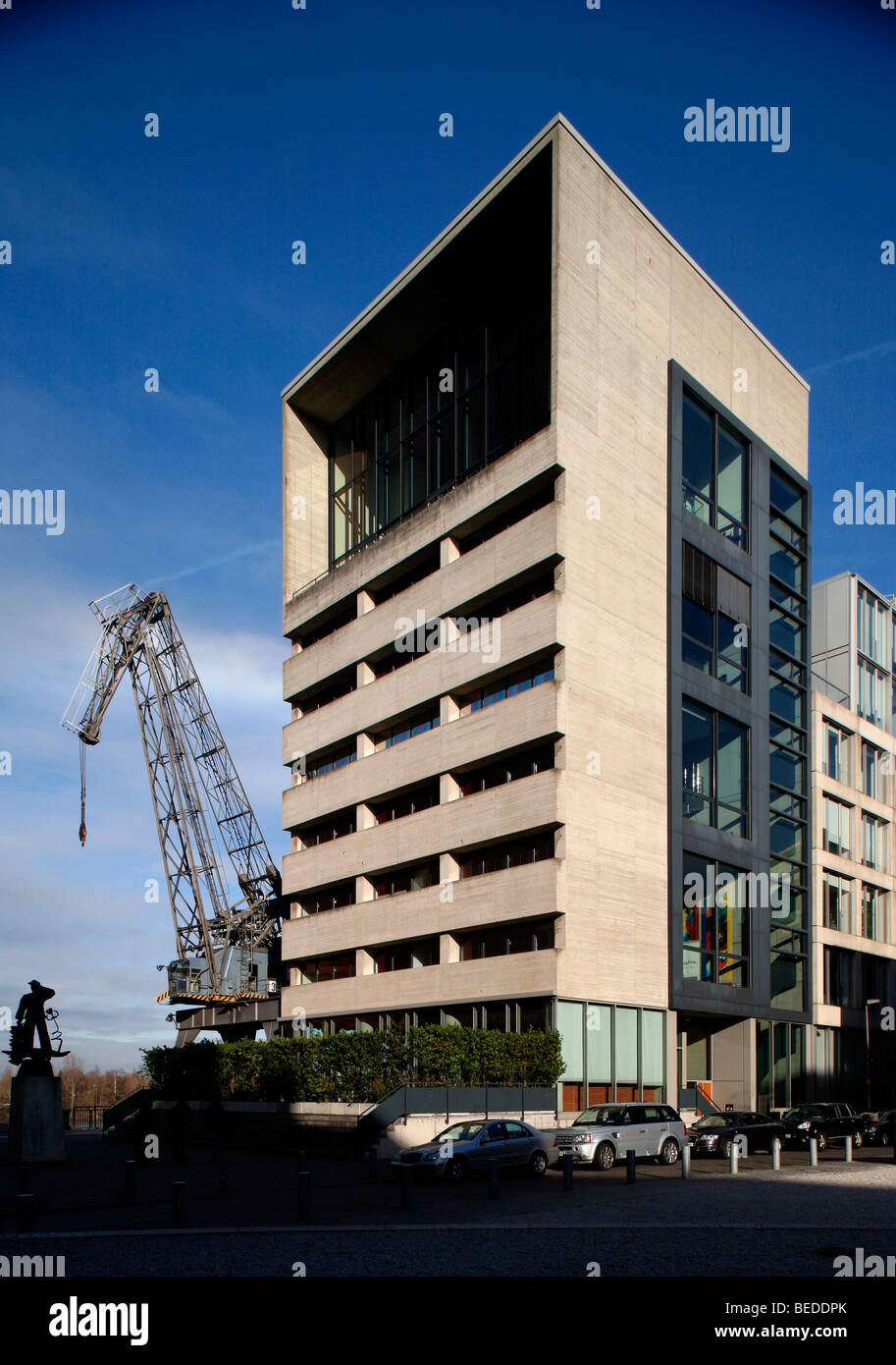 Ateliergebaeude, studio edificio sul porto di Duesseldorf, Duesseldorf, nella Renania settentrionale-Vestfalia, Germania, Europa Foto Stock