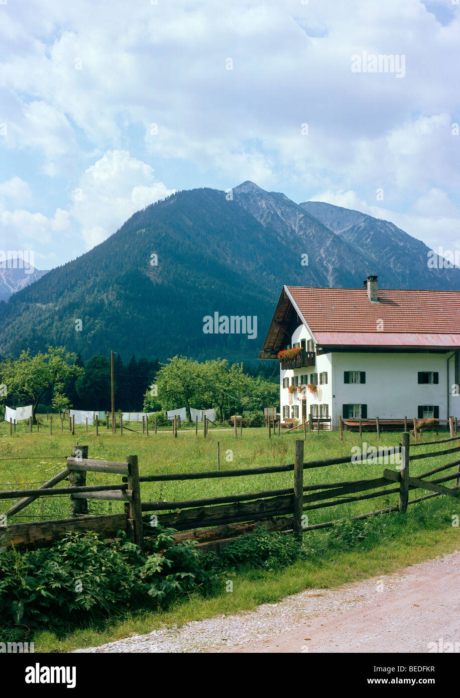 Fattoria Utzschneiderhof, Rahm, Graswangtal Valley vicino a Oberammergau, Alta Baviera, Germania, Europa Foto Stock
