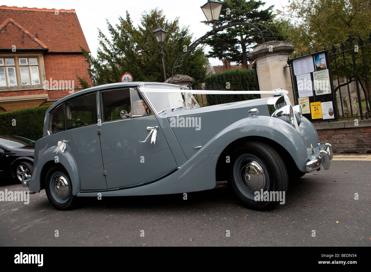 1951 auto nozze trionfo Foto Stock