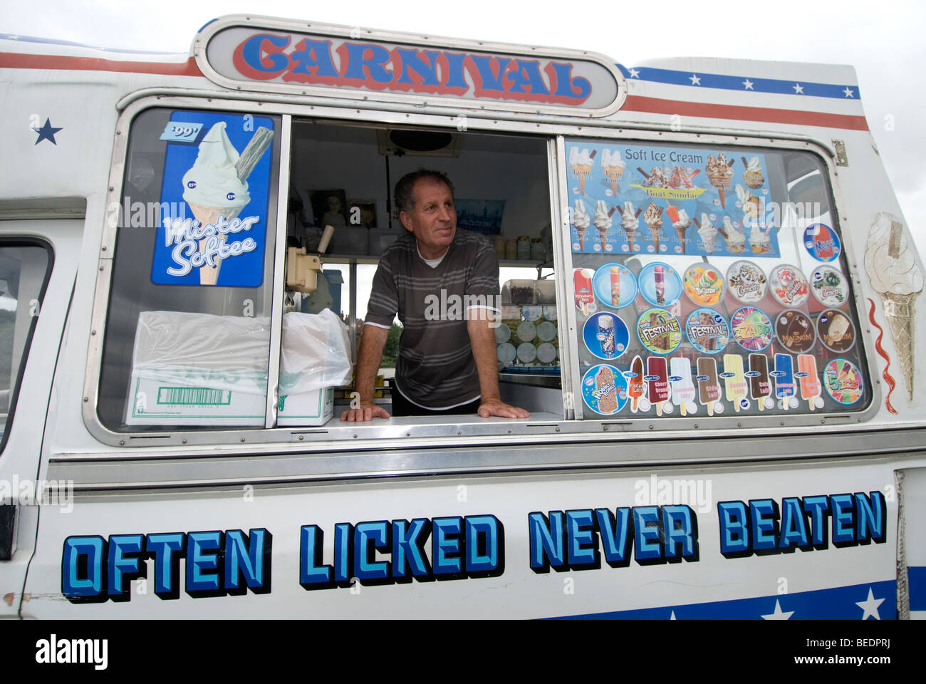 Clima Camp 2009 Blackheath ice cream van con slogan spesso lambito mai battuto sul lato Foto Stock