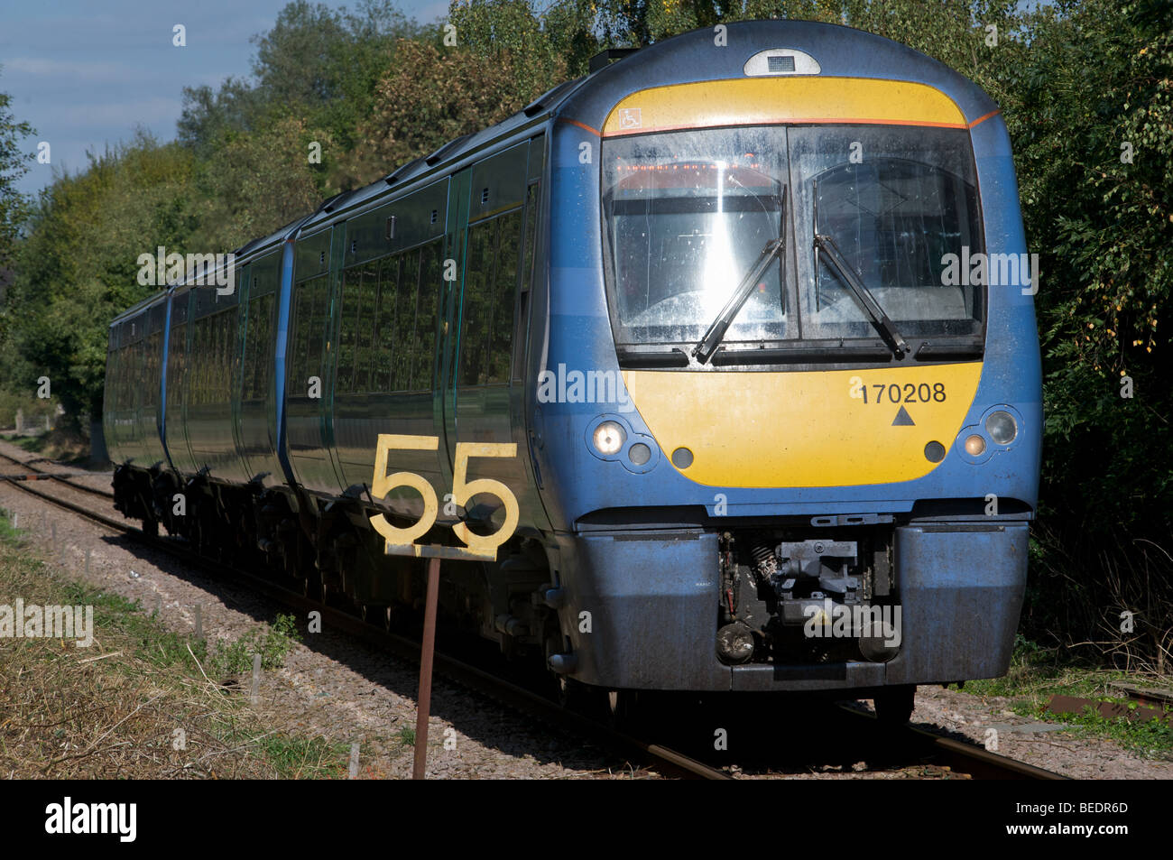 Passeggero servizio treno per Londra Liverpool Street in 49-miglio ad est Suffolk linea di diramazione, Woodbridge, Suffolk, Regno Unito. Foto Stock