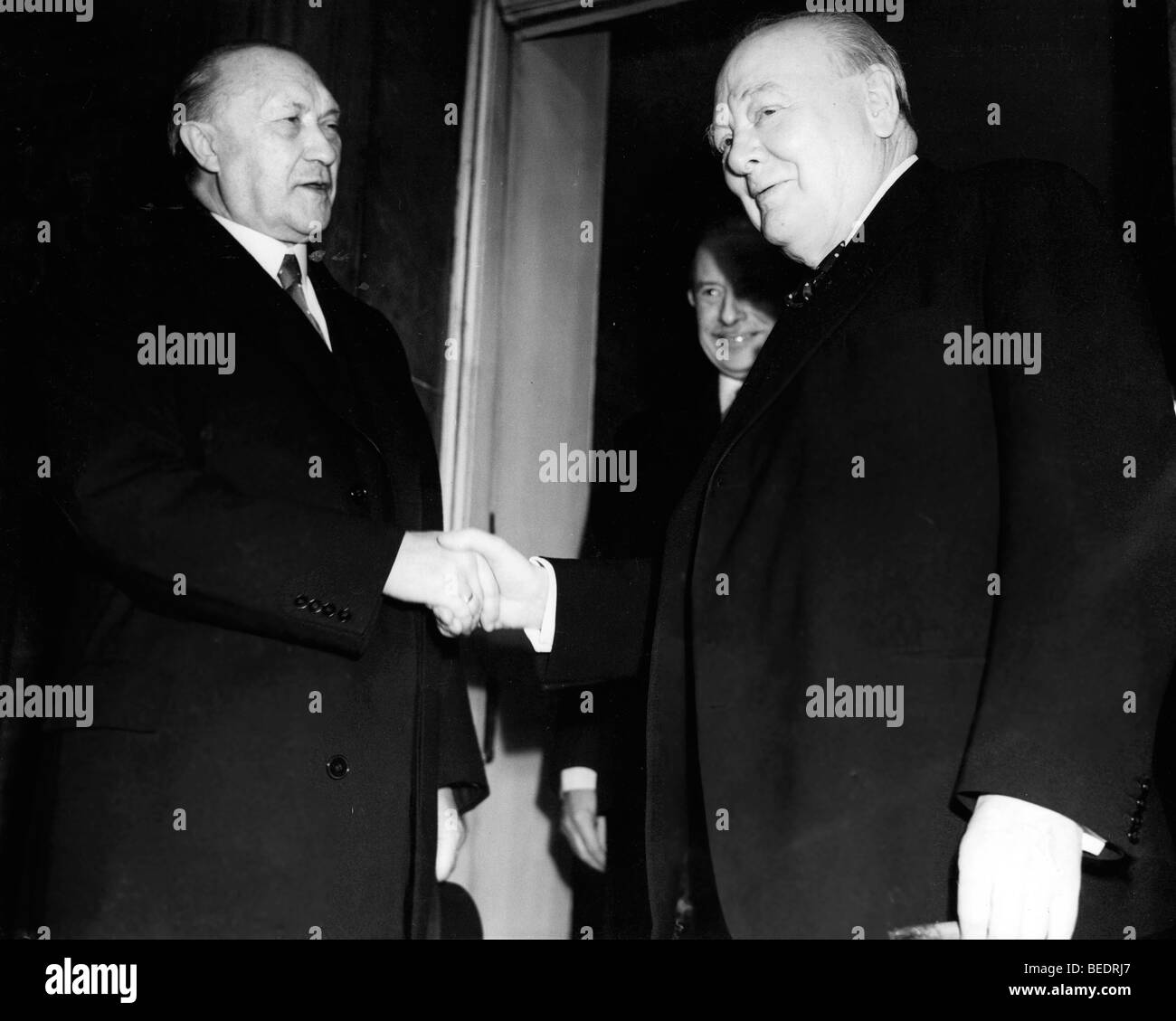 Sir Winston Churchill e Konrad Adenauer al n. 10 Downing Street Foto Stock