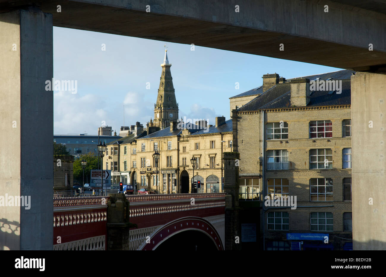 North Bridge, Northgate e Municipio di Halifax, Calderdale, West Yorkshire, Inghilterra, Regno Unito Foto Stock