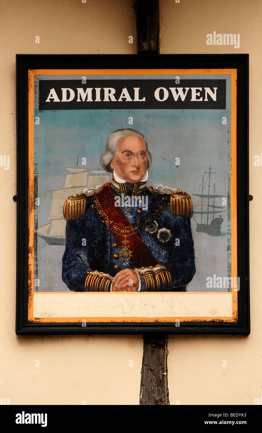 Segno Pub 'Admiral Owen', 8 High Street, Sandwich, Kent, England, Regno Unito, Europa Foto Stock