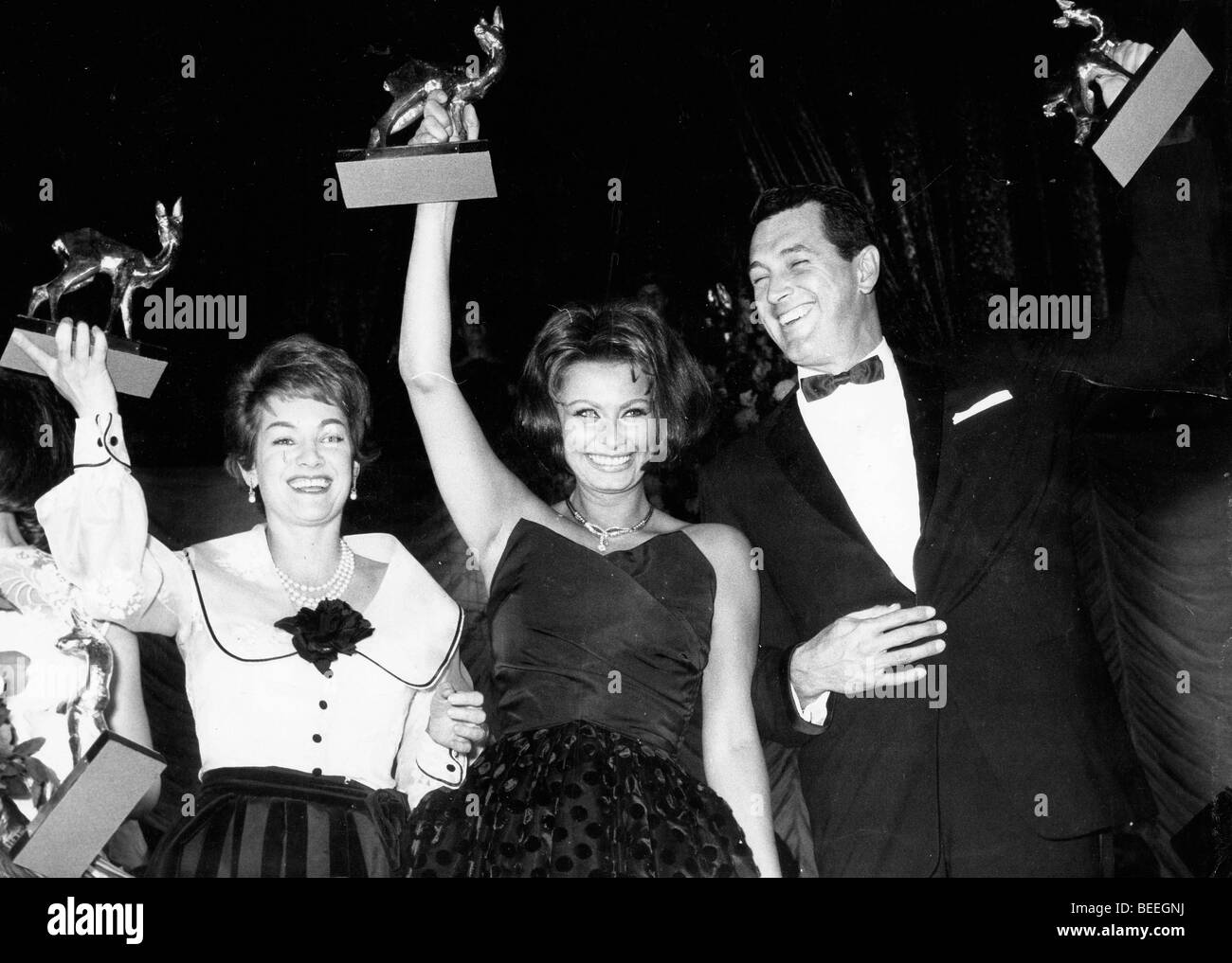 Attrice Sophia Loren vince a Bambi Awards Foto stock - Alamy