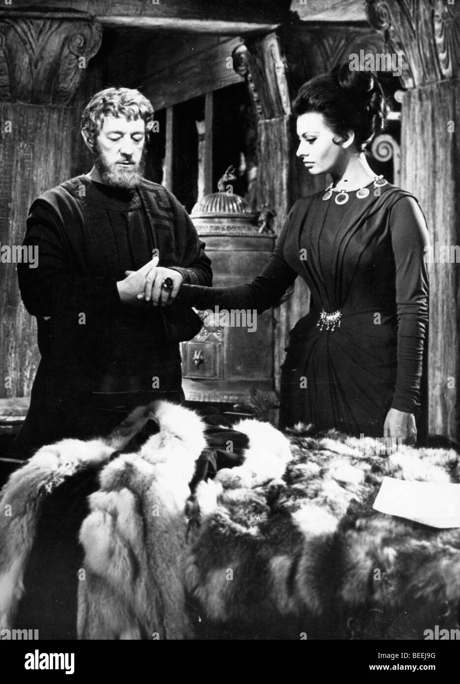 Sophia Loren e Alec Guinness in 'la caduta dell'Impero Romano" Foto Stock