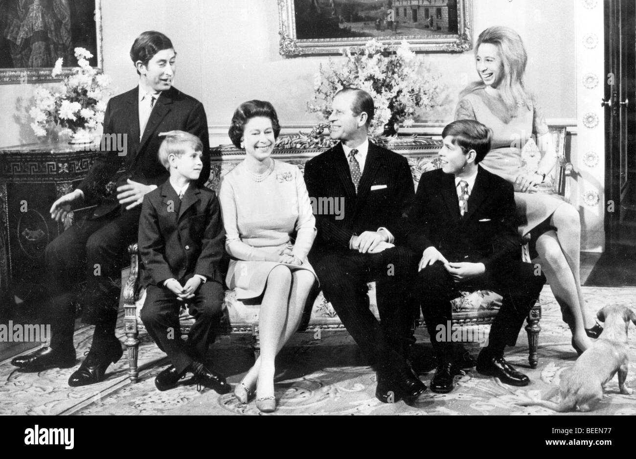 La regina Elisabetta II e del Principe Filippo con i bambini Foto Stock