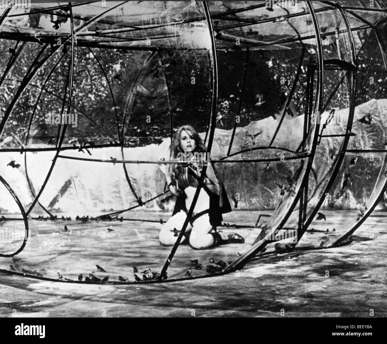 L'attrice Jane Fonda in una scena da "Barbarella' Foto Stock