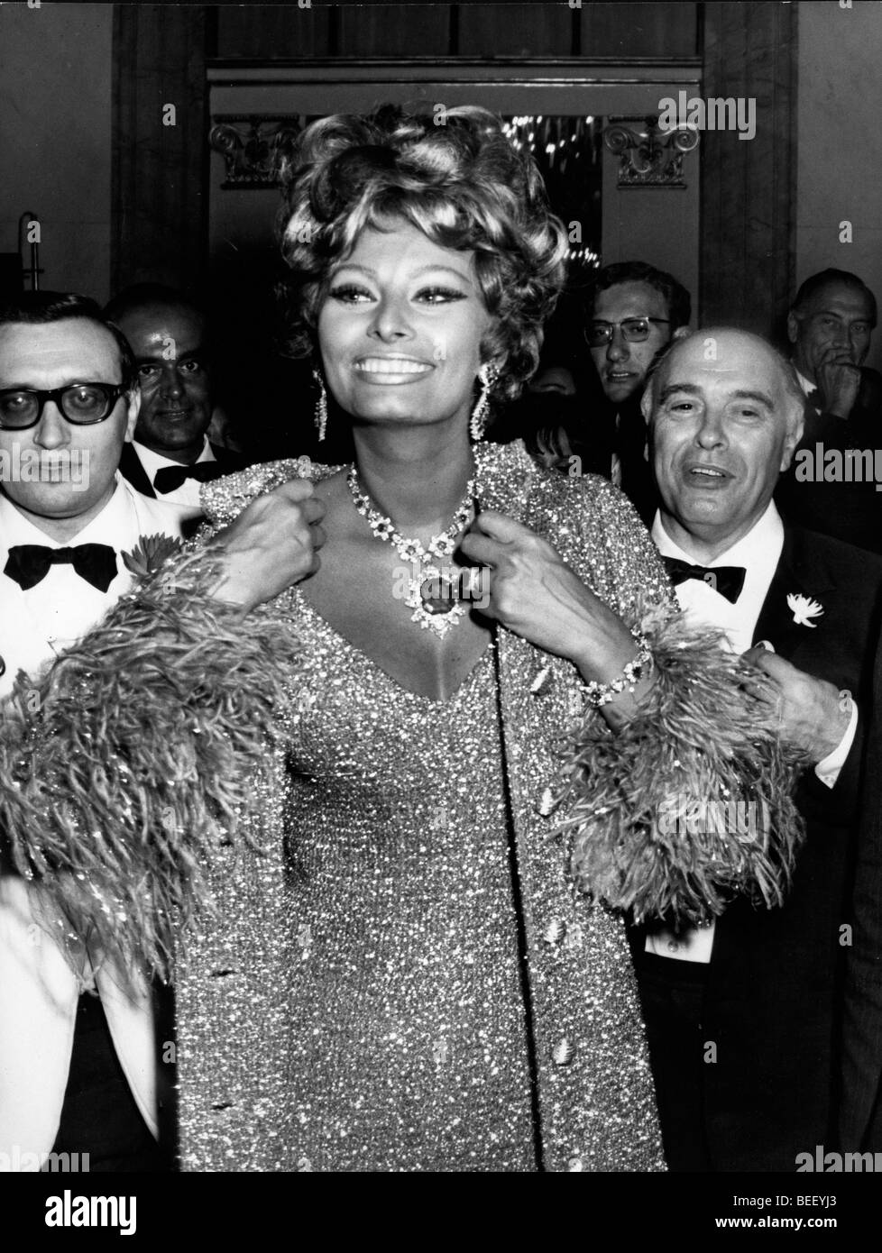 Attrice Sophia Loren alla premiere di 'cenerentola: Stile Italiano" Foto Stock