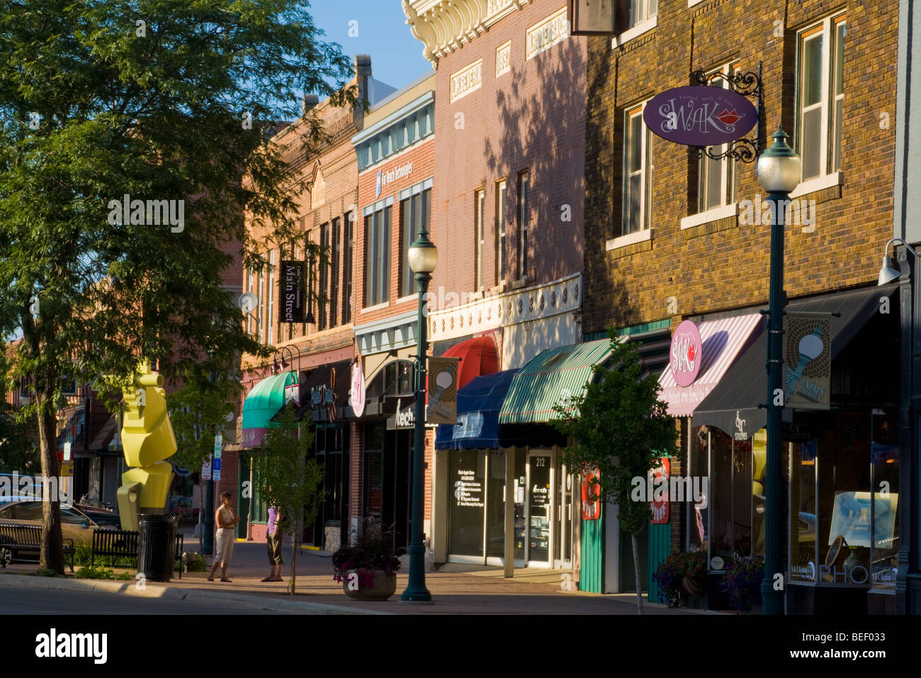 Main Street, storico quartiere degli affari di Cedar Falls, Iowa Foto Stock
