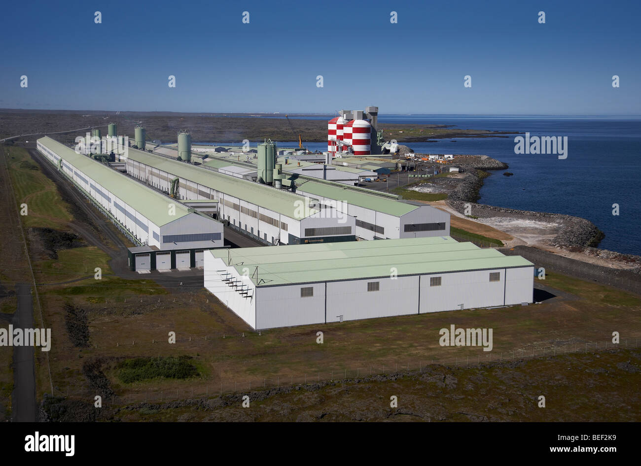 La fabbrica di alluminio, Hafnarfjordur, Islanda Foto Stock