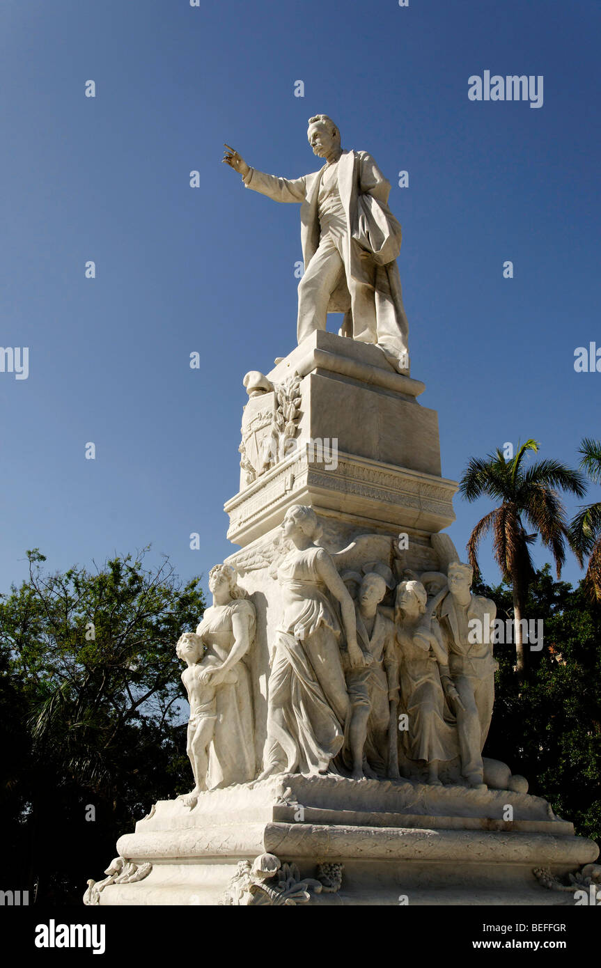 Jose Marti statua, Parque Central, Havana, Cuba Foto Stock