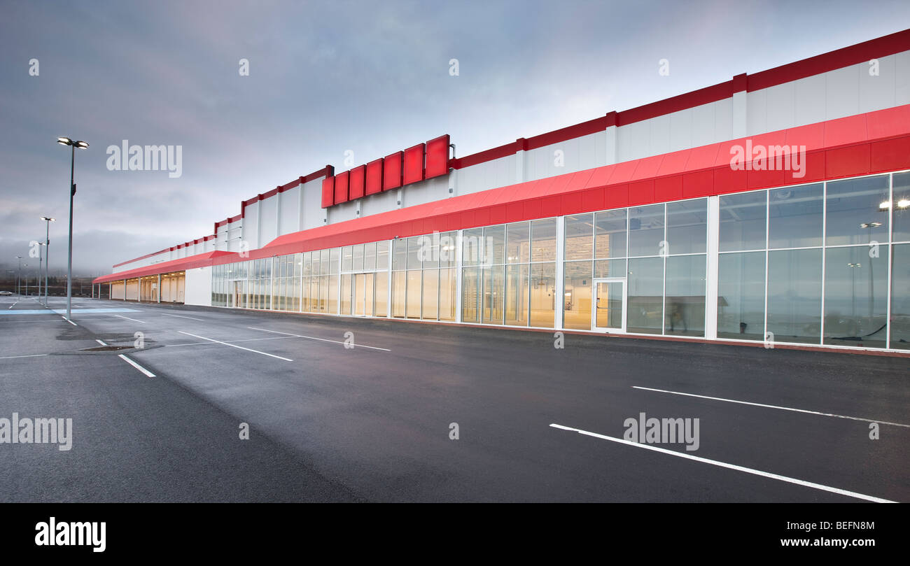Svuotare il nuovo edificio commerciale per affitto a Reykjavik, Islanda Foto Stock
