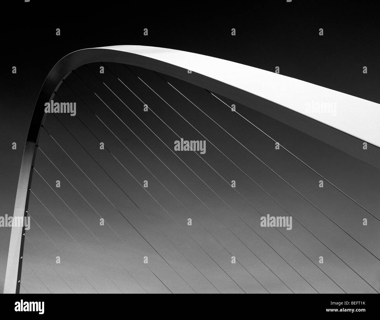 Millennium ponte sul fiume Tyne, Gateshead, nei pressi di Newcastle, Tyne and Wear, North East England, Regno Unito Foto Stock