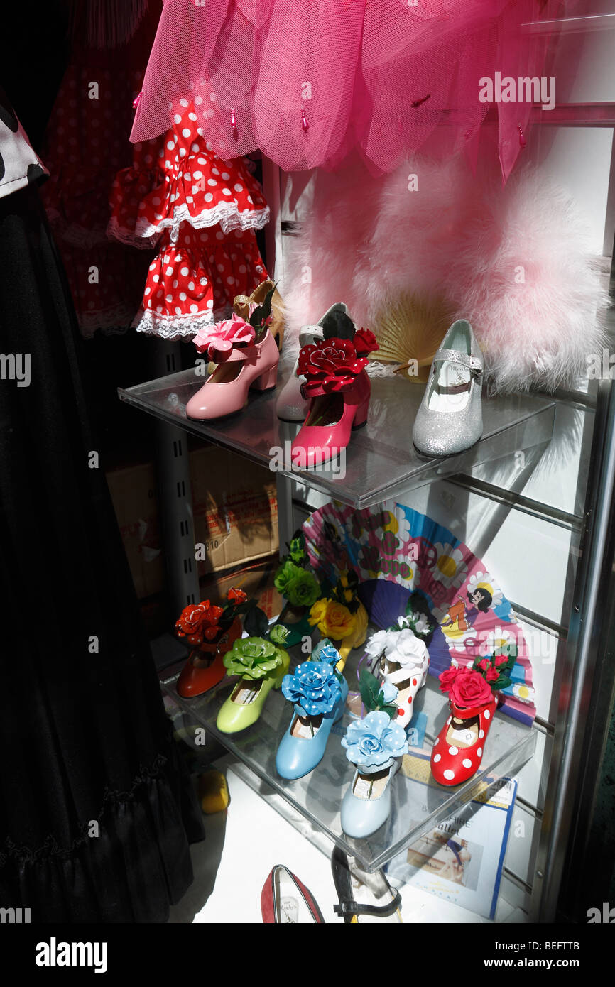Bambini danza flamenca scarpe in vetrina a Siviglia Foto Stock