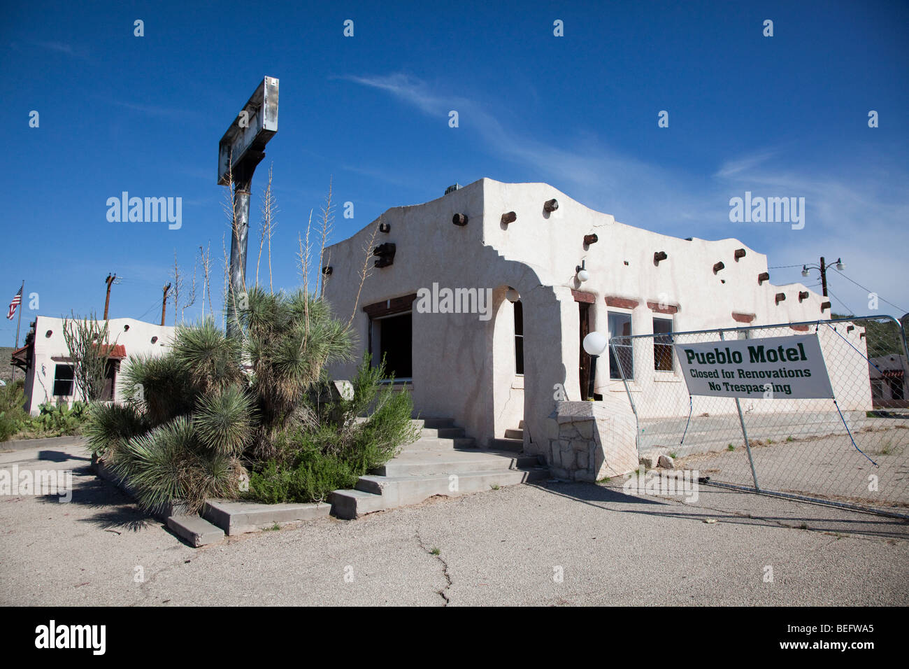 Pueblo Motel chiusa per restauri bianco città del Nuovo Messico USA Foto Stock