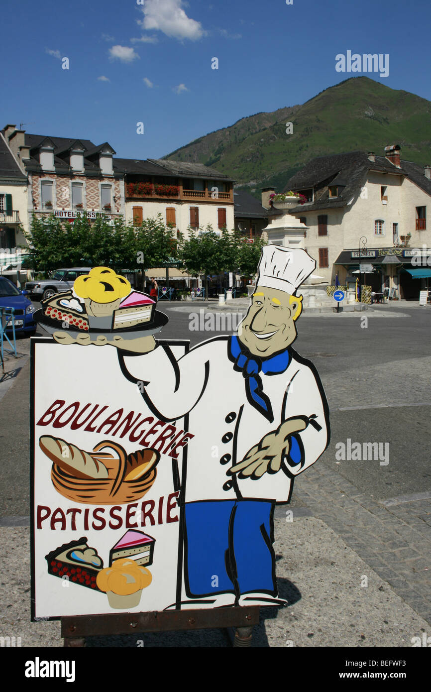 Segno commerciale per una panetteria nella piccola cittadina di Laruns nei Pirenei Foto Stock